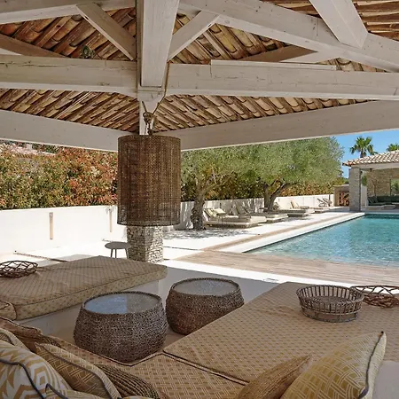 Luxury With Swimming Pool * סן-מקסים