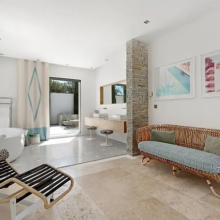 Luxury With Swimming Pool * סן-מקסים