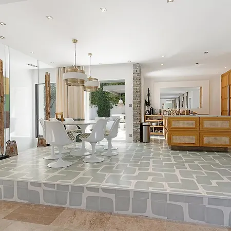 דירה Luxury With Swimming Pool סן-מקסים